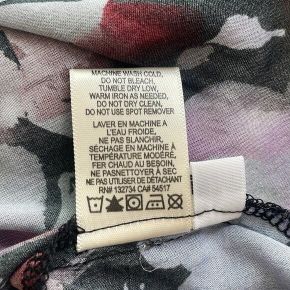 Bella Dahl Full Button Down Hipster Blouse in Evening Floral - Picture 15 of 16